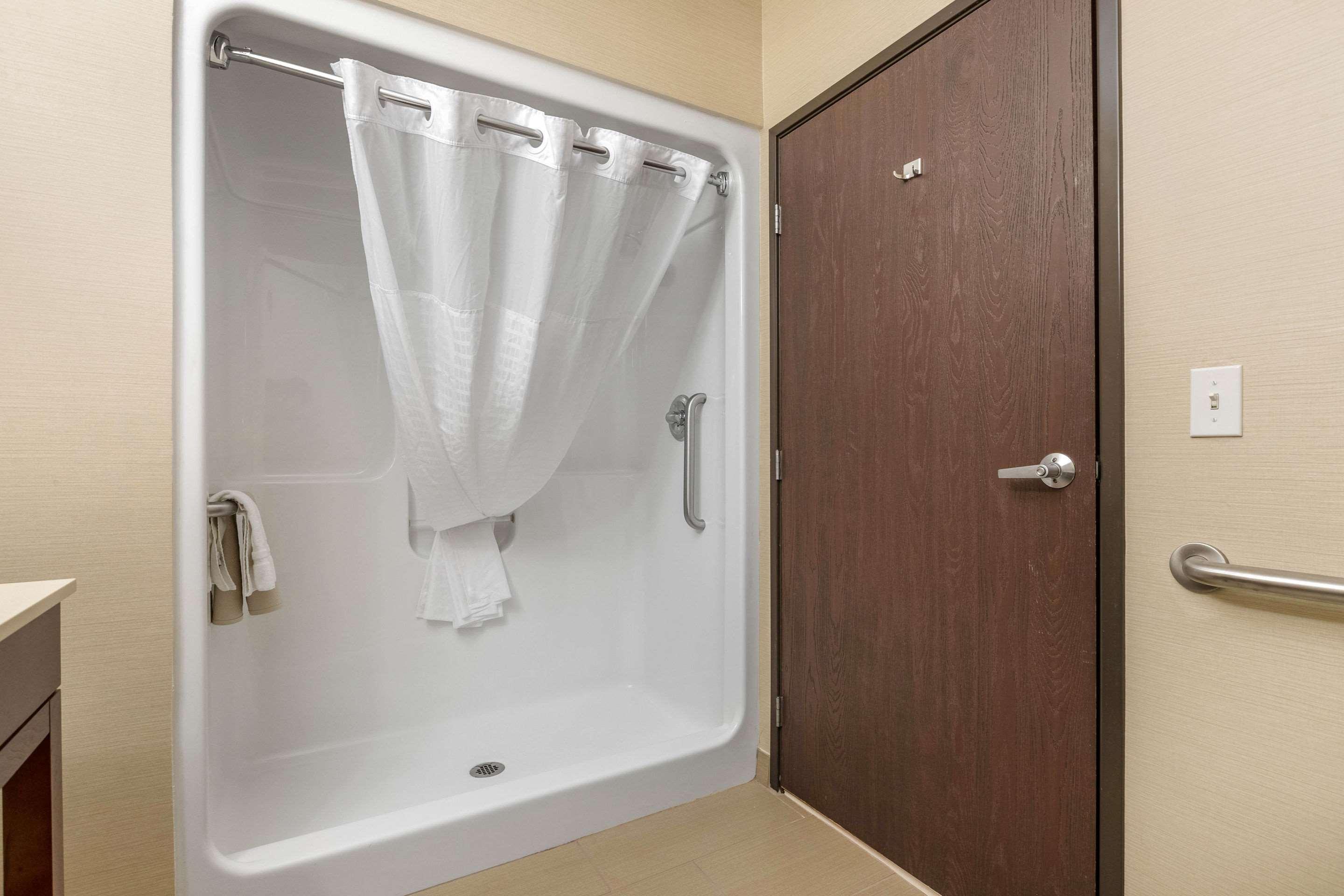 Comfort Suites Cedar Falls Eksteriør bilde
