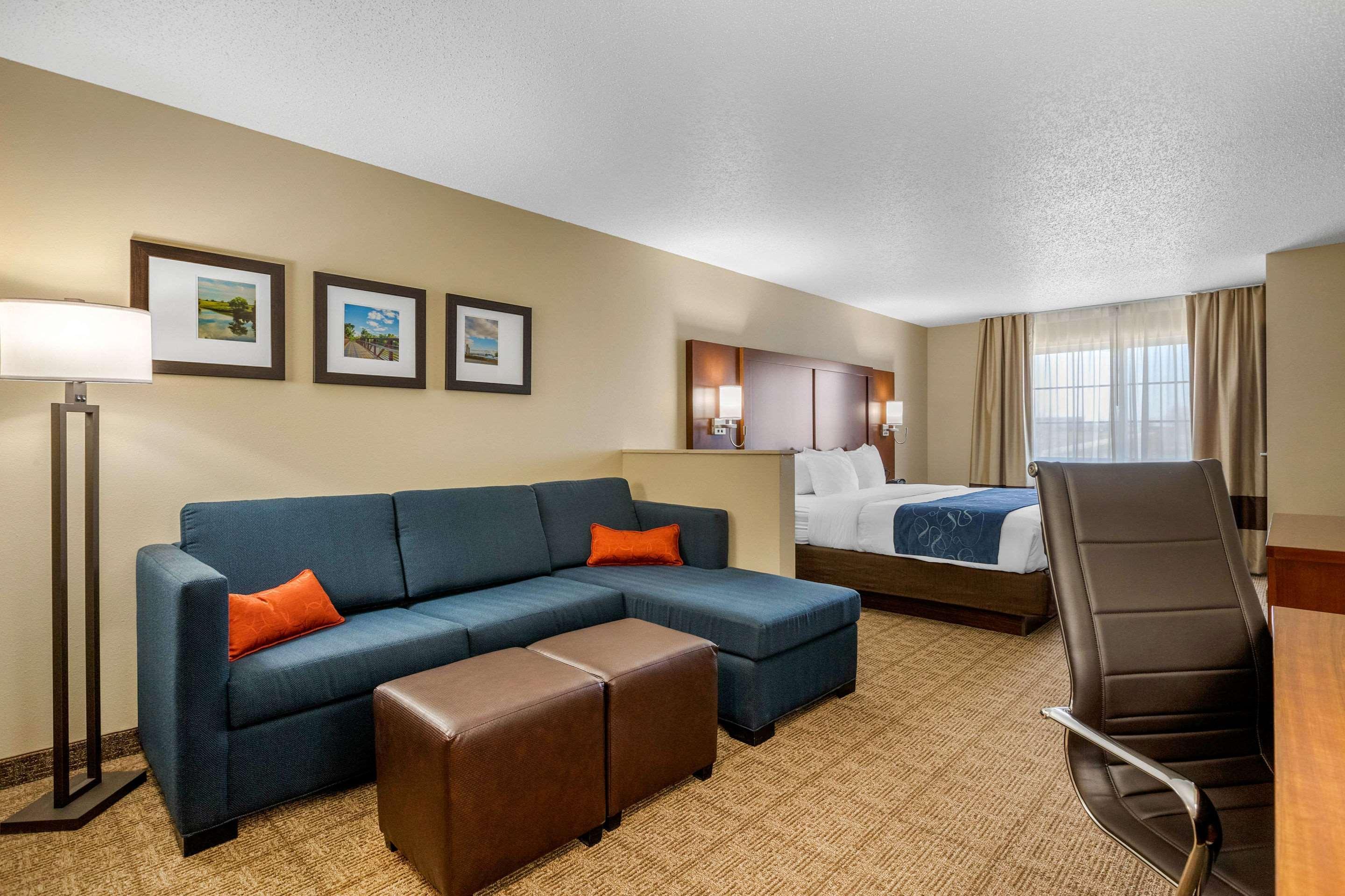 Comfort Suites Cedar Falls Eksteriør bilde