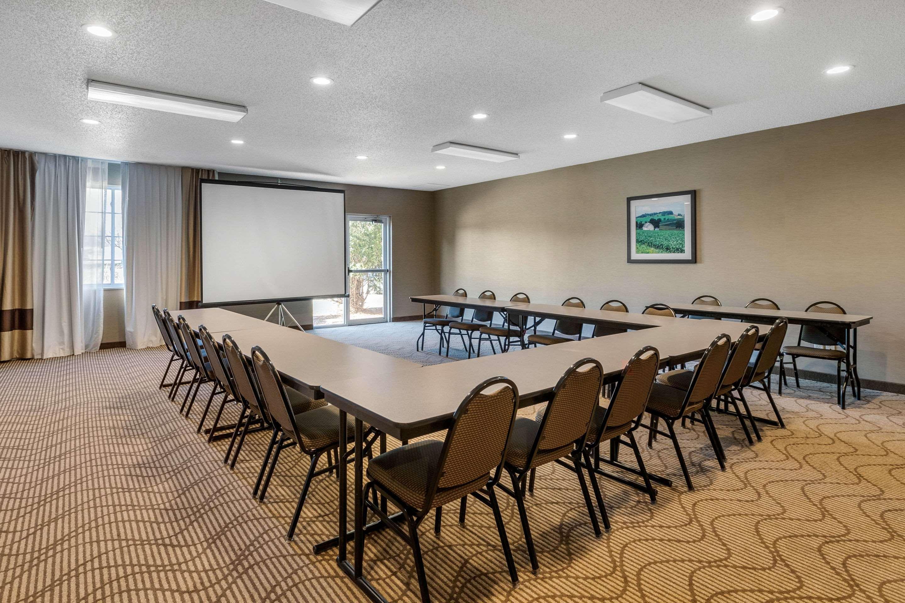Comfort Suites Cedar Falls Eksteriør bilde