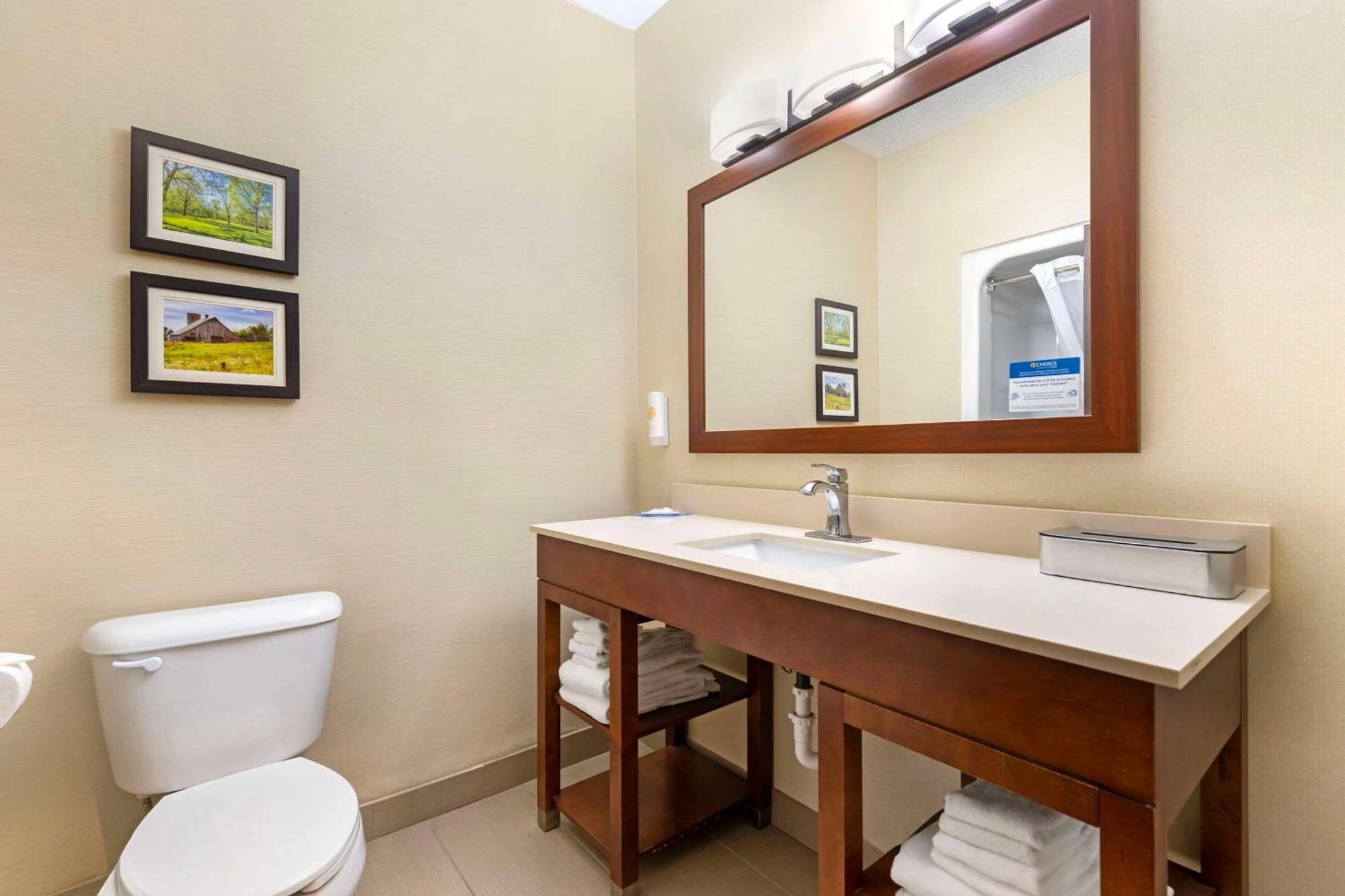 Comfort Suites Cedar Falls Eksteriør bilde