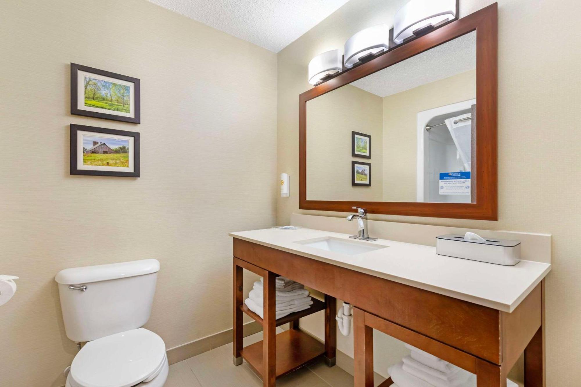 Comfort Suites Cedar Falls Eksteriør bilde