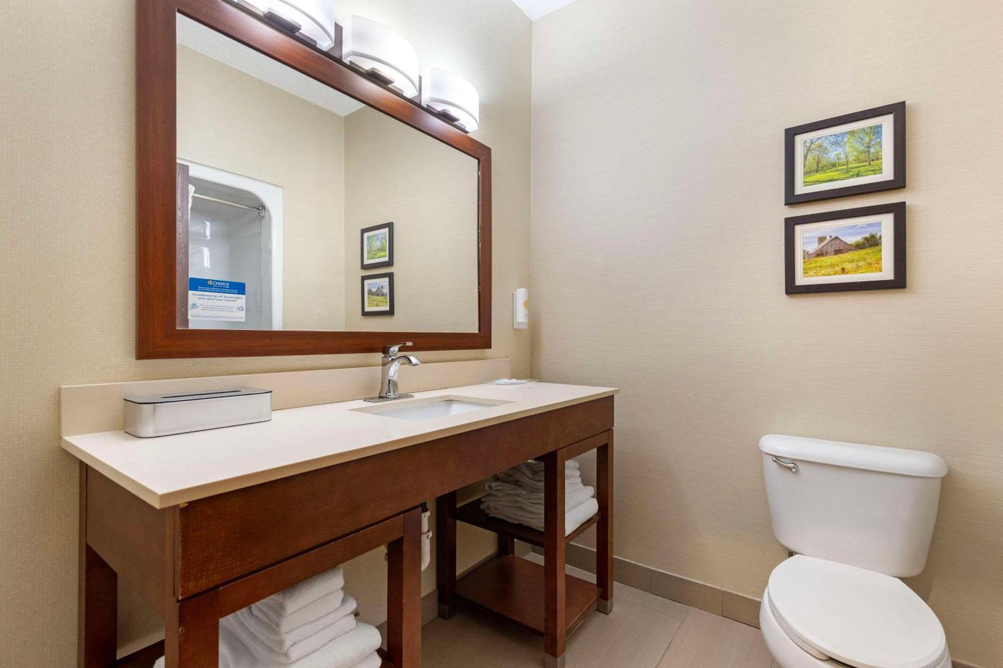 Comfort Suites Cedar Falls Eksteriør bilde