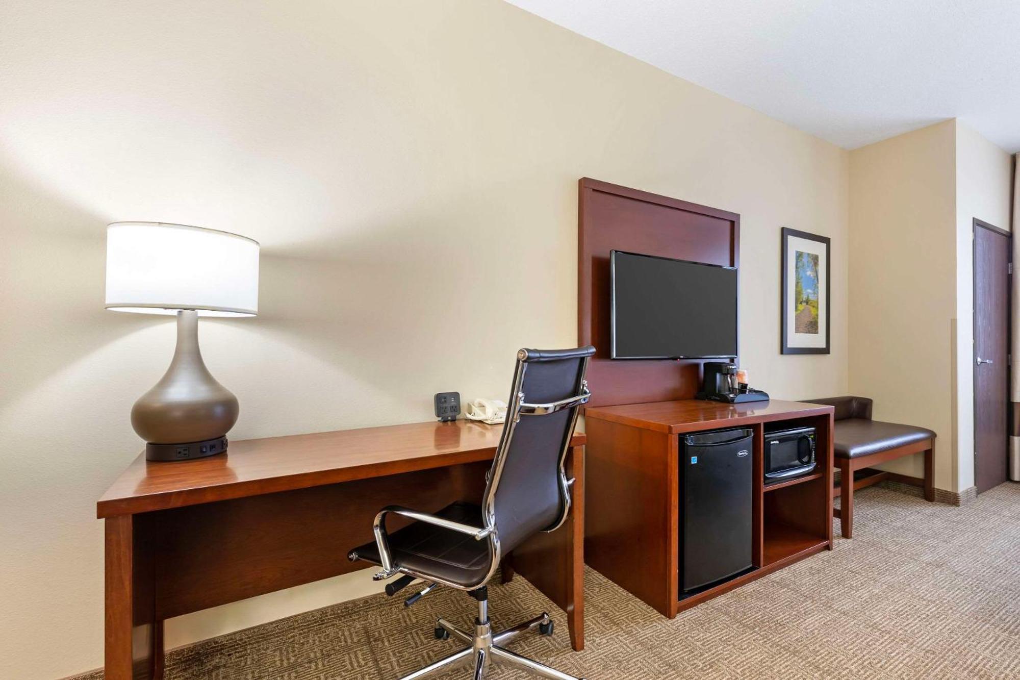 Comfort Suites Cedar Falls Eksteriør bilde