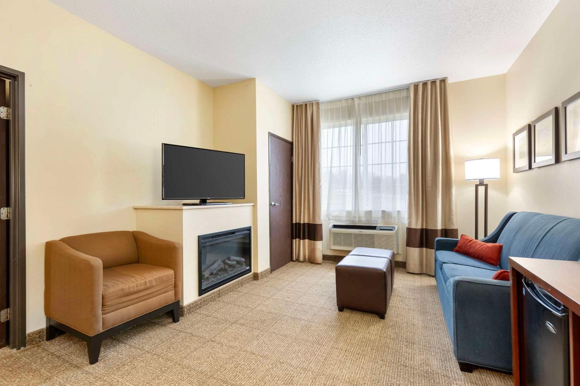 Comfort Suites Cedar Falls Eksteriør bilde