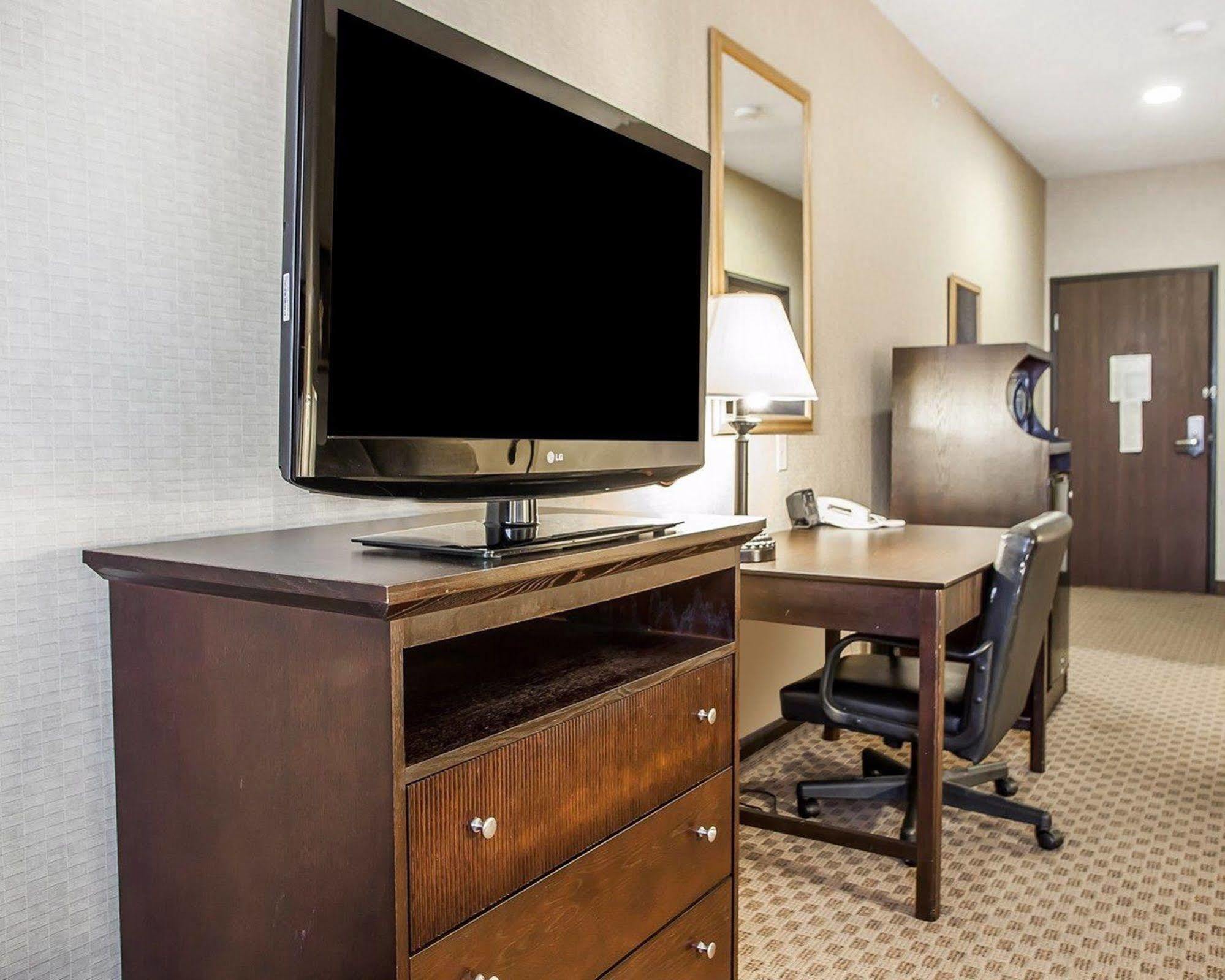 Comfort Suites Cedar Falls Eksteriør bilde